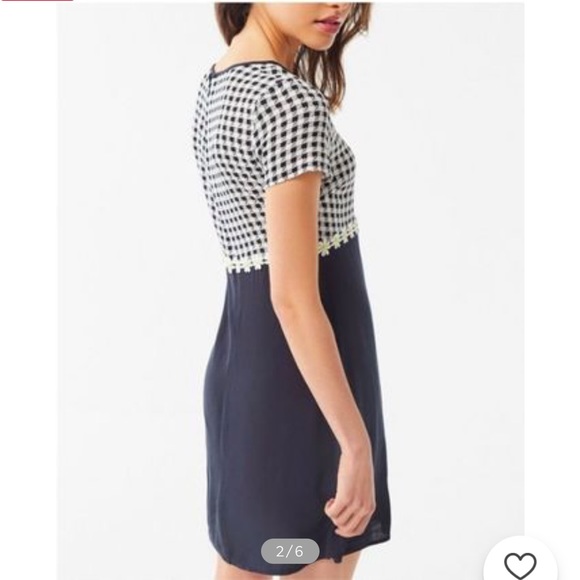 Urban Outfitters Daisy Floral Mini Dress Size Medium - Picture 5 of 16